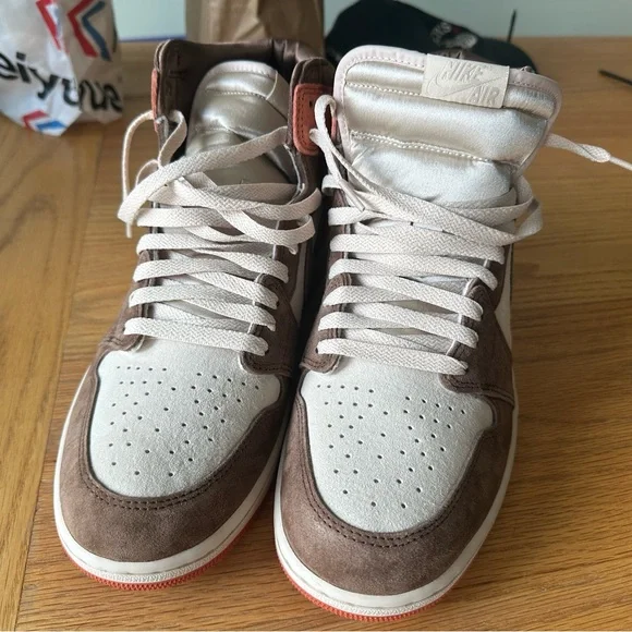 Air Jordan 1 Retro High OG ‘Dusted Clay’ - Size 12.5 Women’s / 11 Men’s US